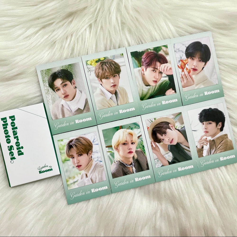 Stray Kids Season’s Greetings 2022 Garden in Room OT8 Polaroid PC/Photocard Set